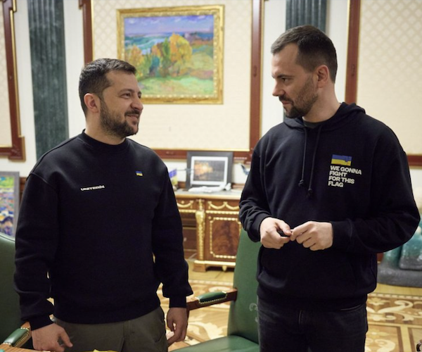 Обкладинка новини Компанія депутата від "Слуги народу" уклала контракт на 12 млн грн для відстеження згадок про владу в медіа