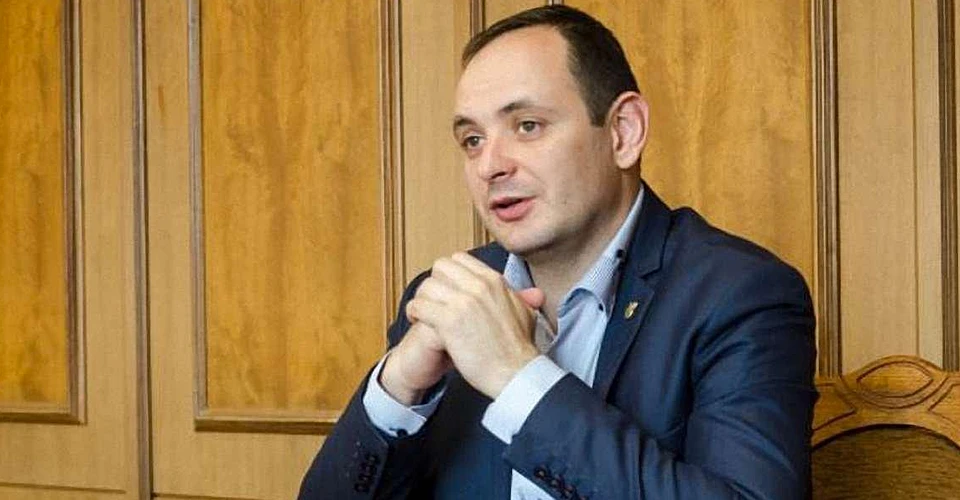 Обкладинка новини Конфлікт на зустрічі з мешканцями: мер Івано-Франківська посварився з активістом