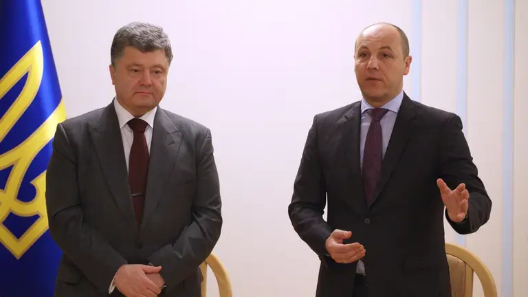 Обкладинка новини Політичний абсурд: Парубій про Харківські угоди та переслідування Порошенка Обкладинка новини Політичний абсурд: Парубій про Харківські угоди та переслідування Порошенка