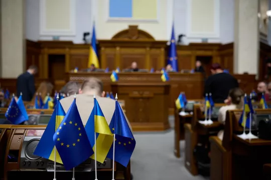 Обкладинка новини Рада проголосувала за заборону ототожнення адвоката з клієнтом — голови профільних комітетів Радіна і Юрчишин проти