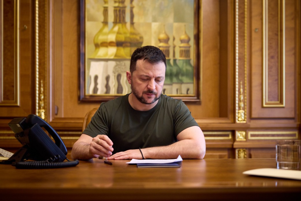 Обкладинка новини Зеленський підписав закон про перейменування військових адміністрацій