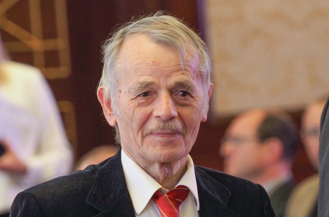 Обкладинка новини Джемілєв: заклик Ради визнати депортацію кримських татар геноцидом — відповідь на спроби "обміняти" Крим