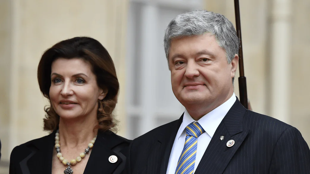 Обкладинка новини "Євросолідарність" про позов Порошенків: тактика проти санкцій Зеленського Обкладинка новини "Євросолідарність" про позов Порошенків: тактика проти санкцій Зеленського