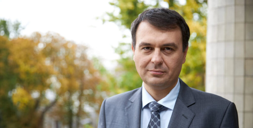 Обкладинка новини Гетманцев: чи підвищуватимуть податки