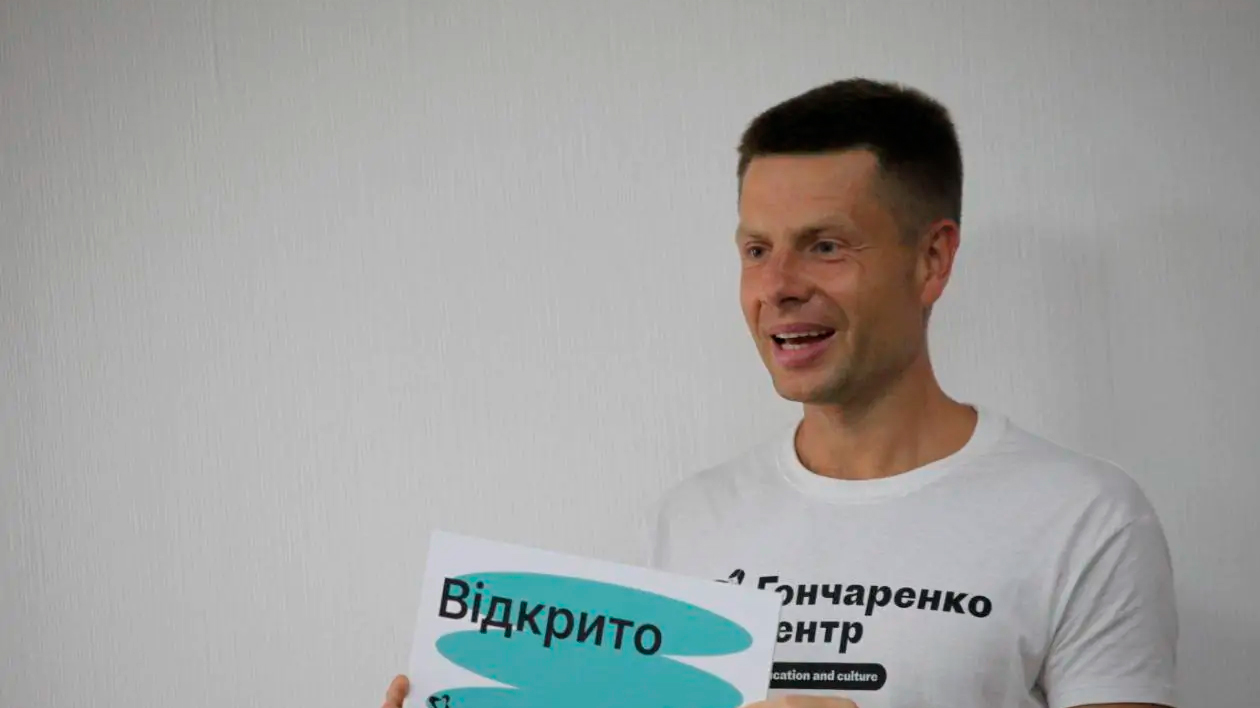 Обкладинка новини Гончаренко центри: аналіз фінансування та функціонування громадських приймалень — ЧЕСНО