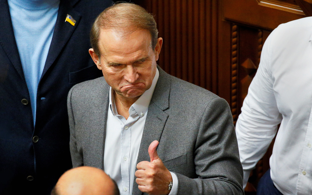 Обкладинка новини Медведчук судиться з Україною: за що бореться путінський кум і які шанси на успіх Обкладинка новини Медведчук судиться з Україною: за що бореться путінський кум і які шанси на успіх