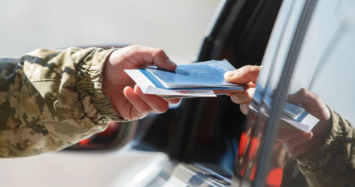 Обкладинка новини У Раді новий законопроєкт про виїзд чоловіків 18–22 років: співавтором став Веніславський Обкладинка новини У Раді новий законопроєкт про виїзд чоловіків 18–22 років: співавтором став Веніславський