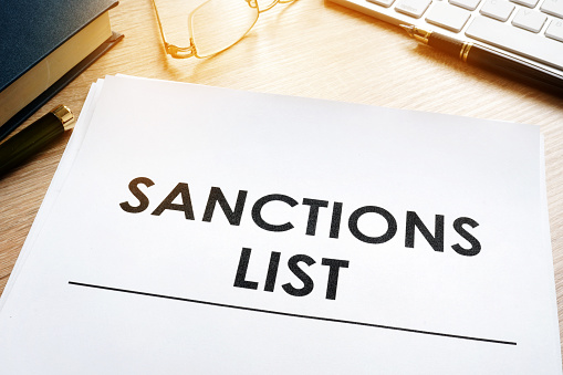 Обкладинка новини Порушення санкцій стане злочином — Рада підтримала законопроєкт