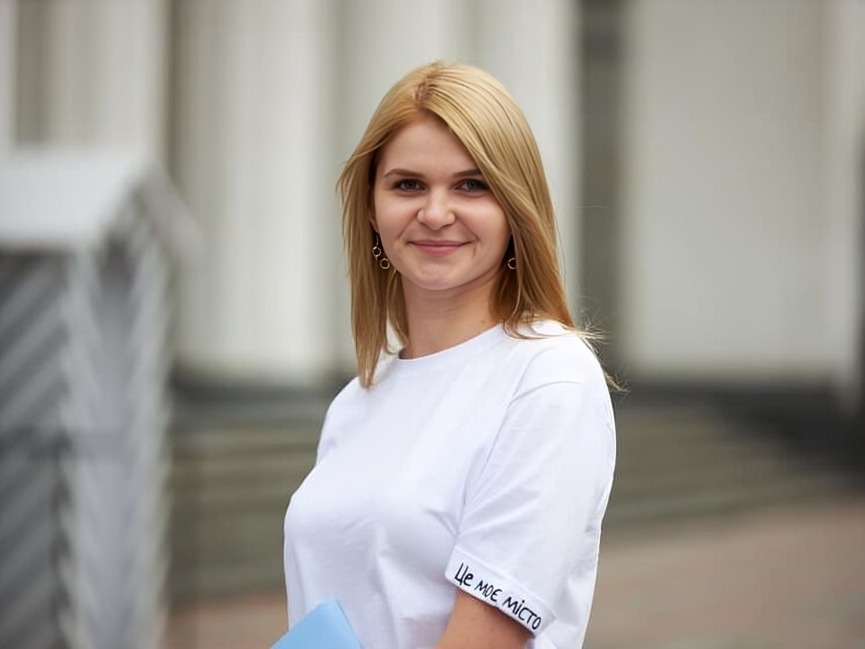 Обкладинка новини Нардепка від "Слуги народу" Анна Колісник вирішила скласти мандат