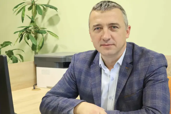 Обкладинка новини Заступник мера Лозової зник після відрядження до Чехії: ймовірно, перебуває в росії Обкладинка новини Заступник мера Лозової зник після відрядження до Чехії: ймовірно, перебуває в росії