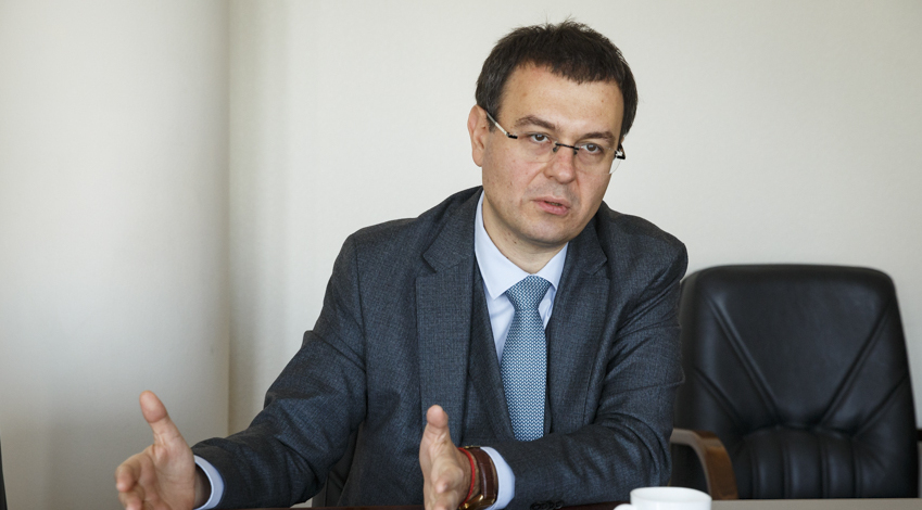 Обкладинка новини Тіньовий ринок електроніки завдав мільярдних збитків — Гетманцев