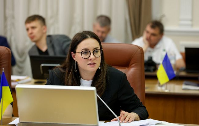 Обкладинка новини Депутатки місцевих рад зможуть виїжджати за кордон: уряд уточнив винятки Обкладинка новини Депутатки місцевих рад зможуть виїжджати за кордон: уряд уточнив винятки