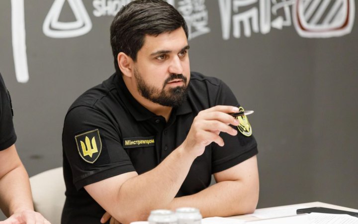 Обкладинка новини Ткаченко про розслідування нічних таксі: визнав проблему і звинуватив Кличка