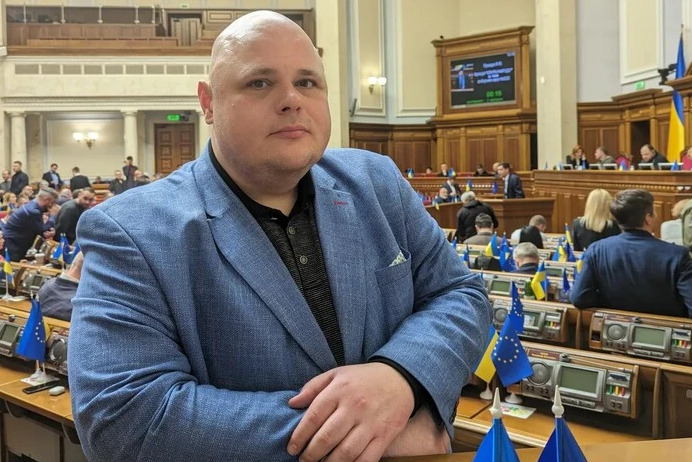 Обкладинка новини Брат Стефанчука змінив законопроєкт свого колеги з "Батьківщини" — подробиці конфлікту