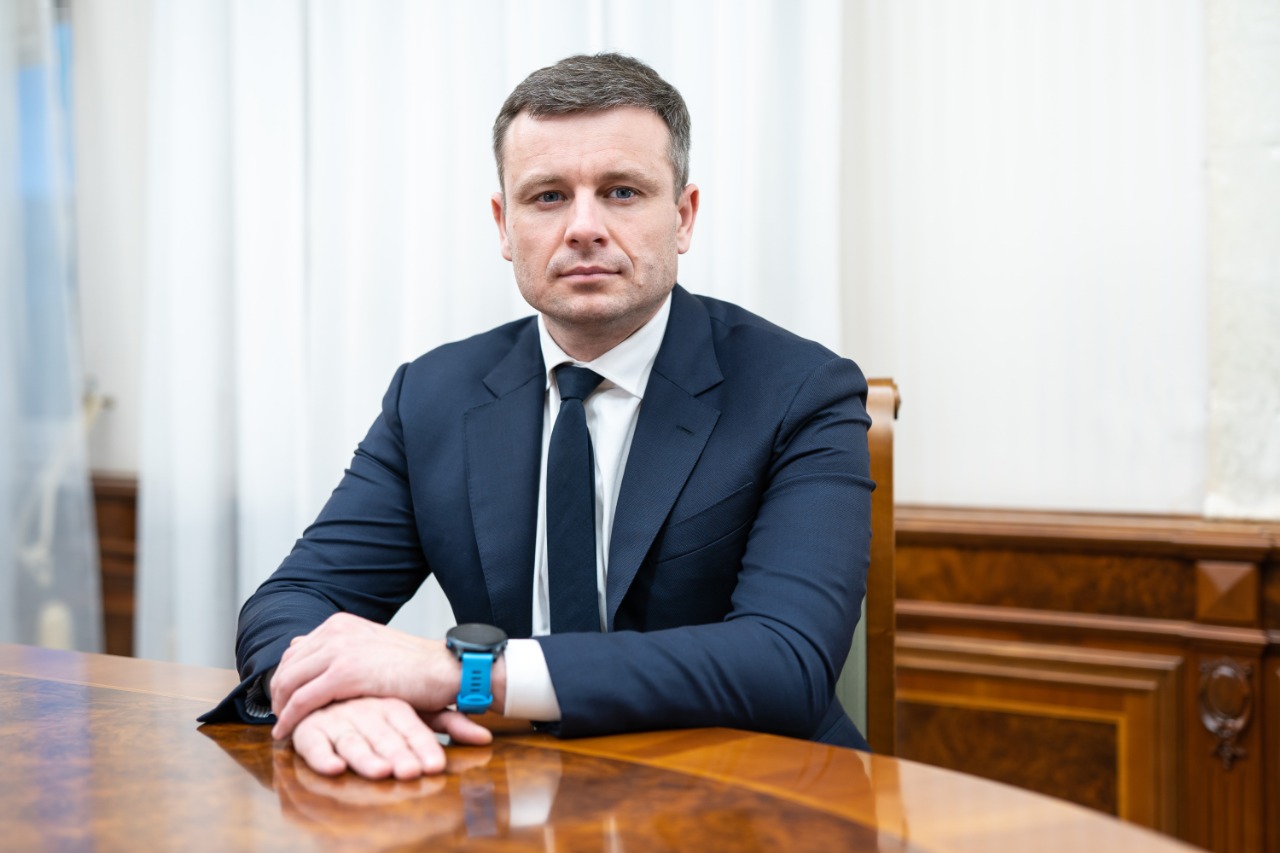 Обкладинка новини У Раду внесли постанову про звільнення міністра фінансів — ініціатором виступив Ярослав Железняк Обкладинка новини У Раду внесли постанову про звільнення міністра фінансів — ініціатором виступив Ярослав Железняк