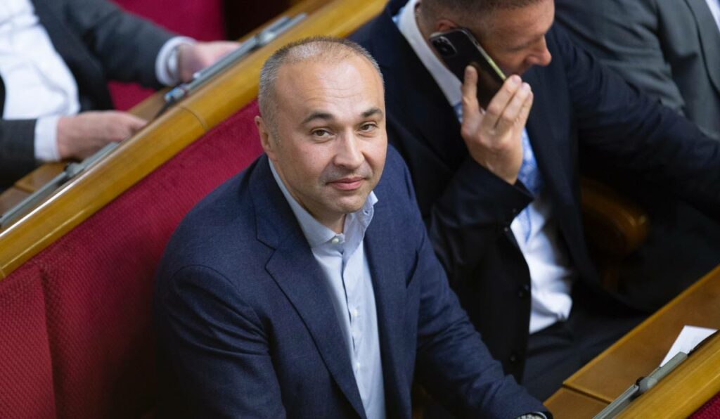 Обкладинка новини Судовий тиск на ЗМІ? Нардеп Приходько засипає "СтопКор" позовами, але сам на суди не приходить Обкладинка новини Судовий тиск на ЗМІ? Нардеп Приходько засипає "СтопКор" позовами, але сам на суди не приходить