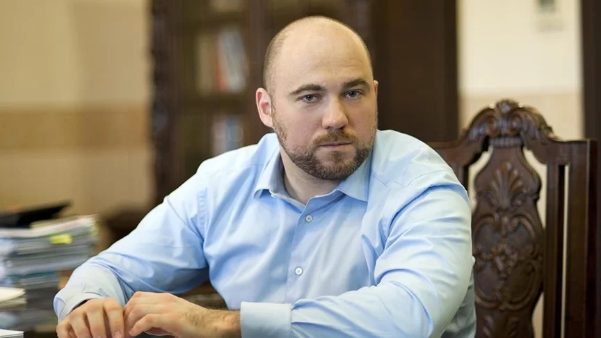 Обкладинка новини Вадим Столар: шлях від "Еліта-Центру" до парламенту — у новому матеріалі Bihus.Info Обкладинка новини Вадим Столар: шлях від "Еліта-Центру" до парламенту — у новому матеріалі Bihus.Info